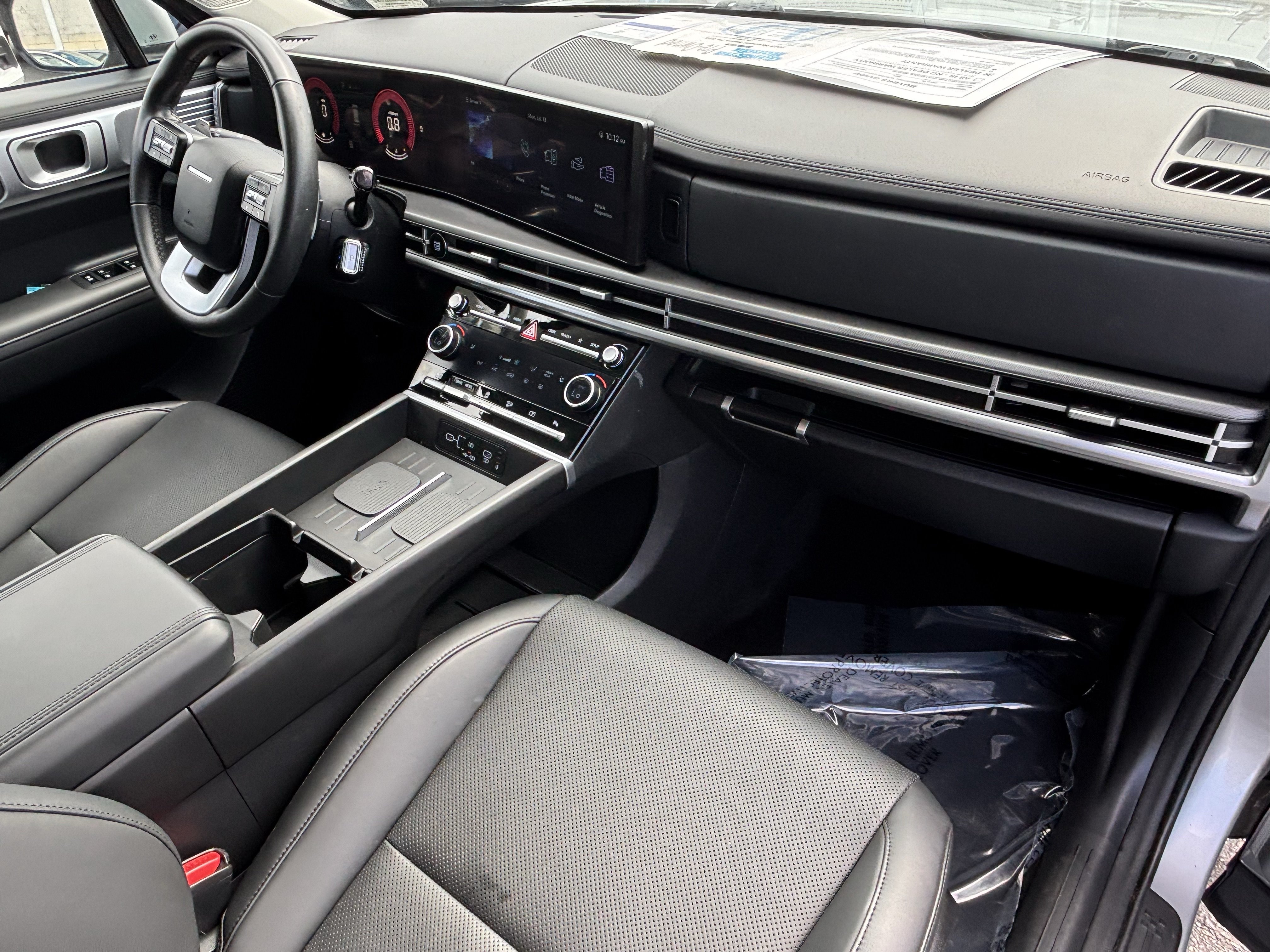 Used 2025 Hyundai Santa Fe SEL FWD image 8