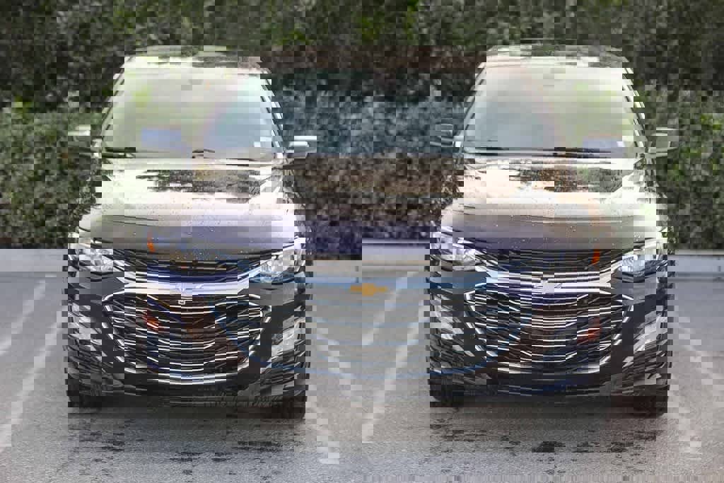 Used 2021 Chevrolet Malibu LT image 2