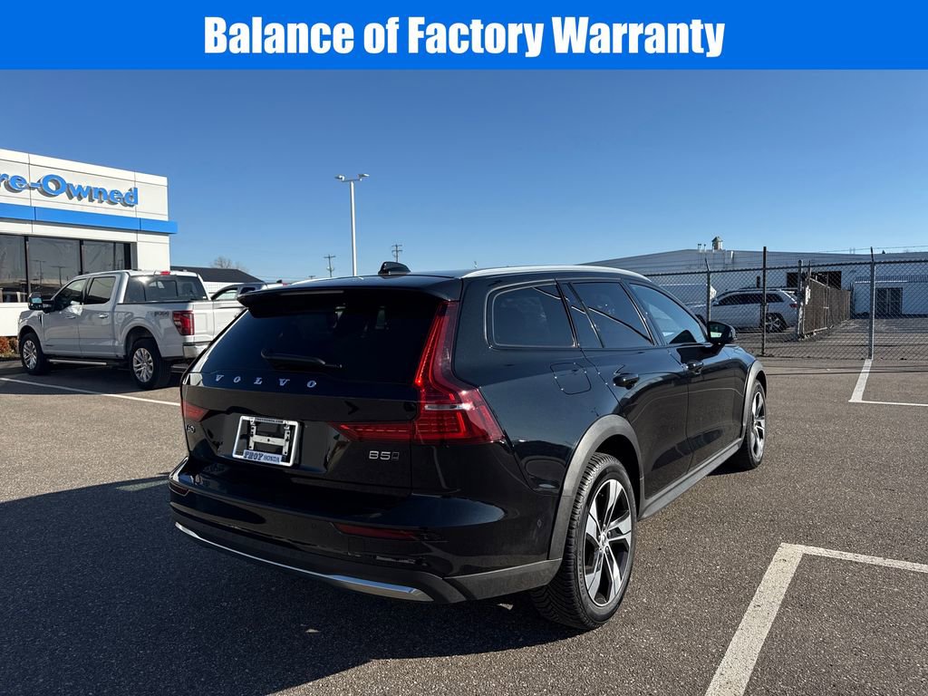 Used 2024 Volvo V60 B5 Cross Country Plus image 8