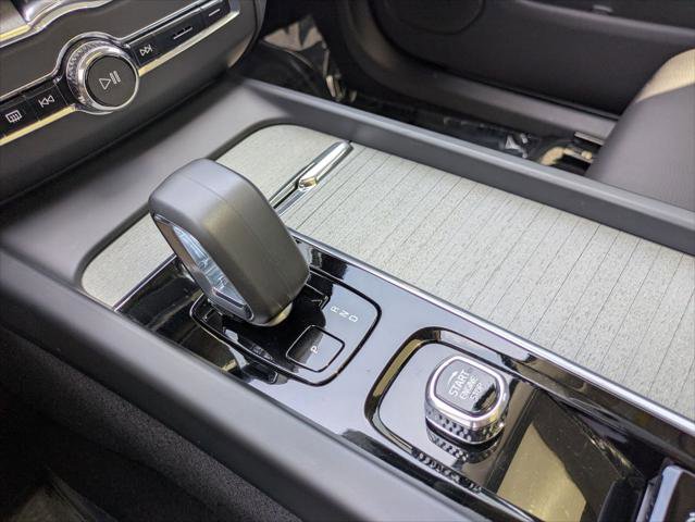 Used 2025 Volvo XC60 T8 Plus w/ Protection Package Premier image 19