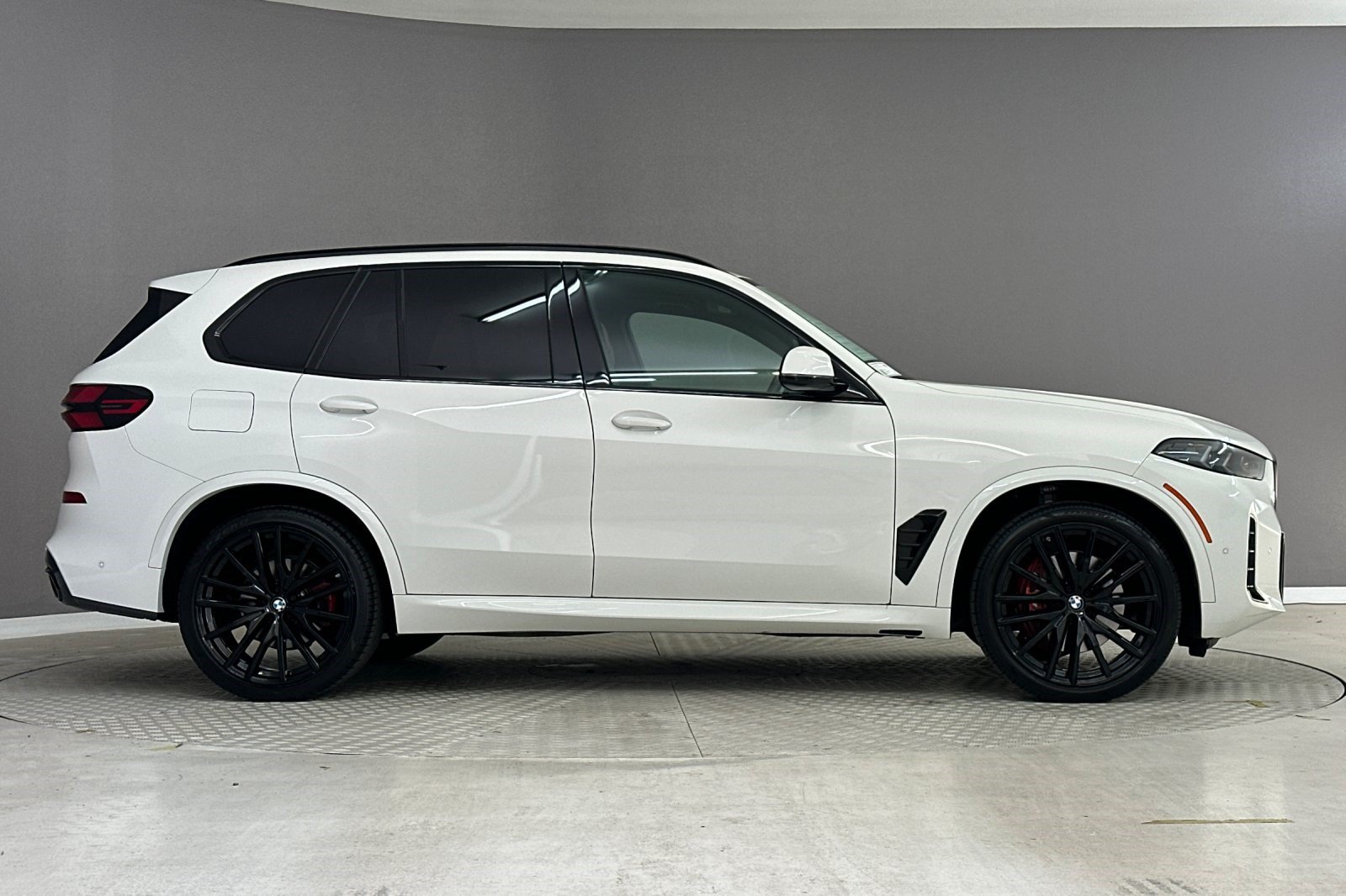 Certified 2024 BMW X5 sDrive40i w/ M Sport Package RWD image 7