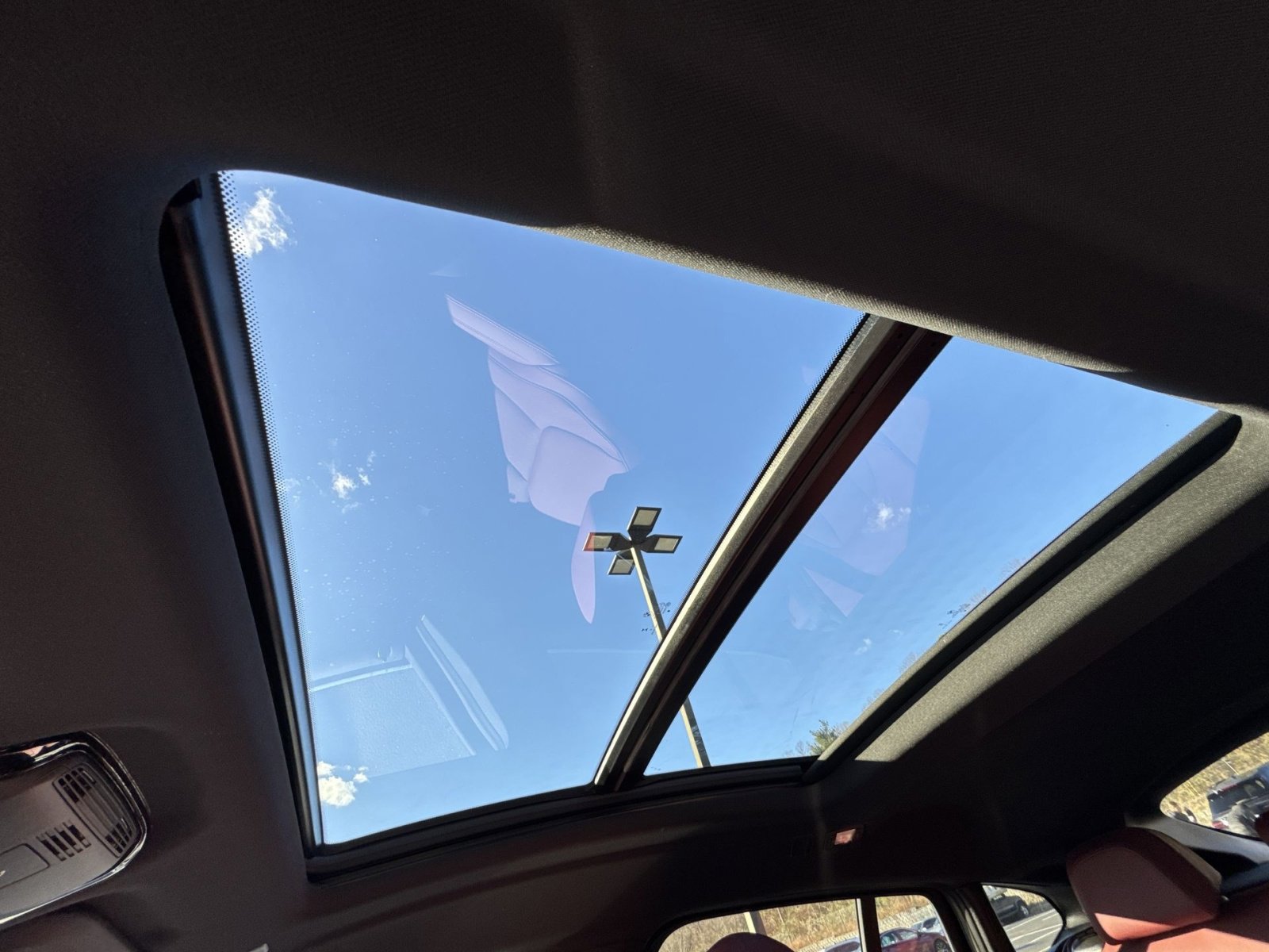 New 2025 BMW X4 xDrive30i w/ Premium Package image 24