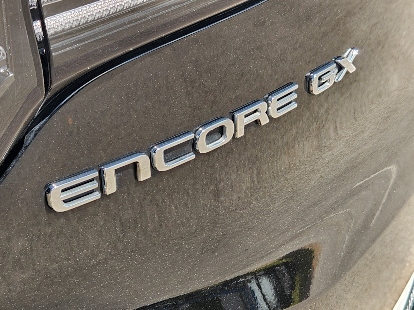 Used 2024 Buick Encore GX Avenir w/ Avenir Technology Package FWD image 30