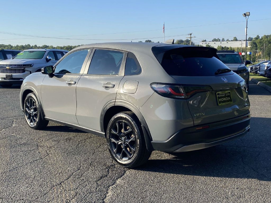 Used 2024 Honda HR-V Sport image 3
