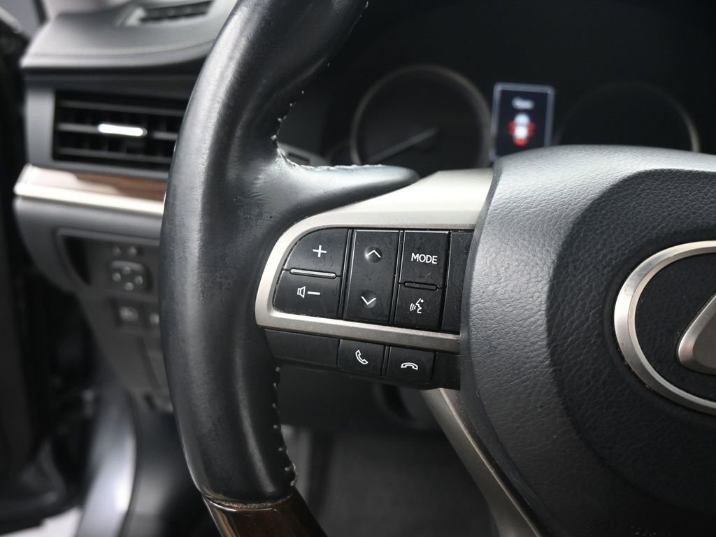 Used 2017 Lexus ES 300h image 11