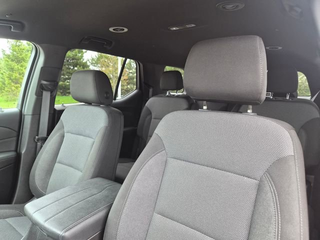 Used 2023 Chevrolet Traverse LT FWD image 16