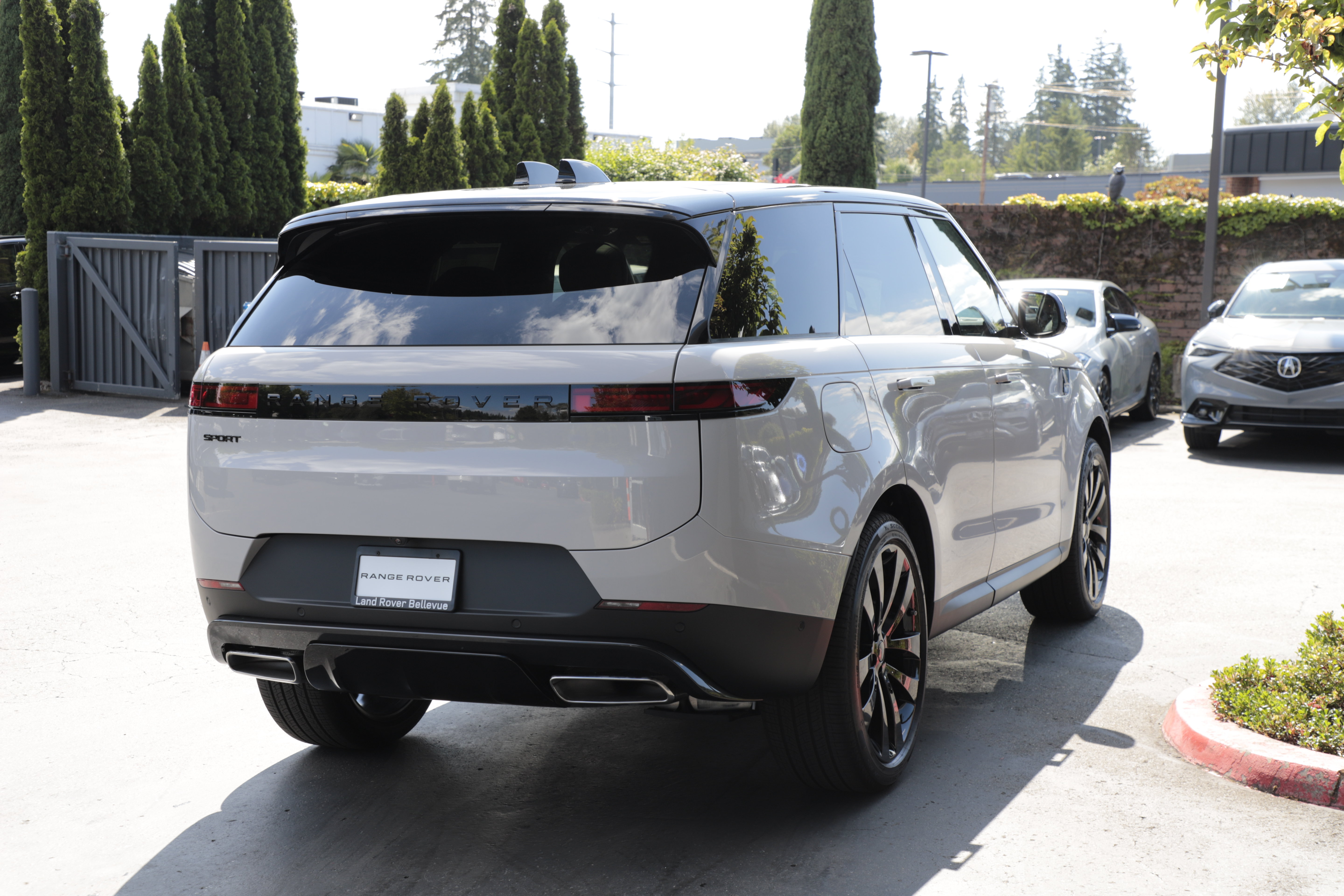 New 2026 Land Rover Range Rover Sport SE AWD/4WD image 10