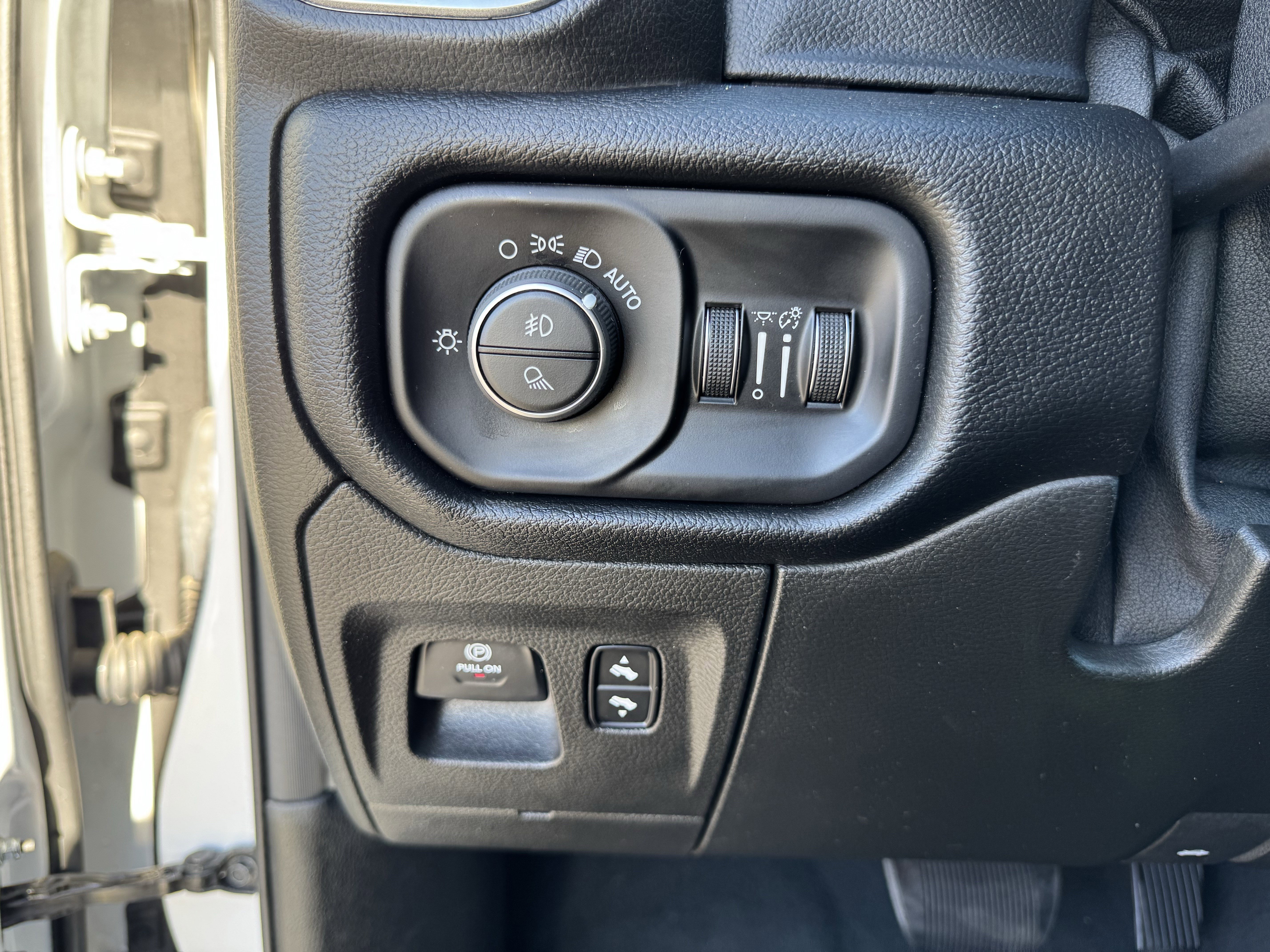 Used 2019 RAM 1500 Big Horn image 28