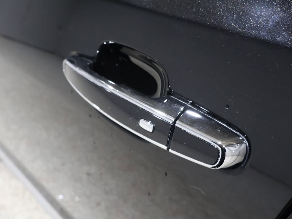 Used 2022 GMC Acadia Denali w/ Denali Ultimate Package image 9