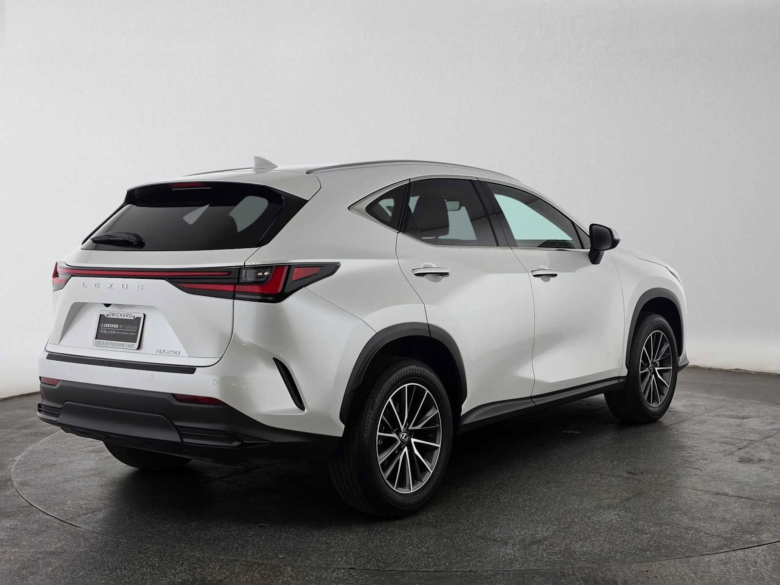 Certified 2025 Lexus NX 250 FWD image 3