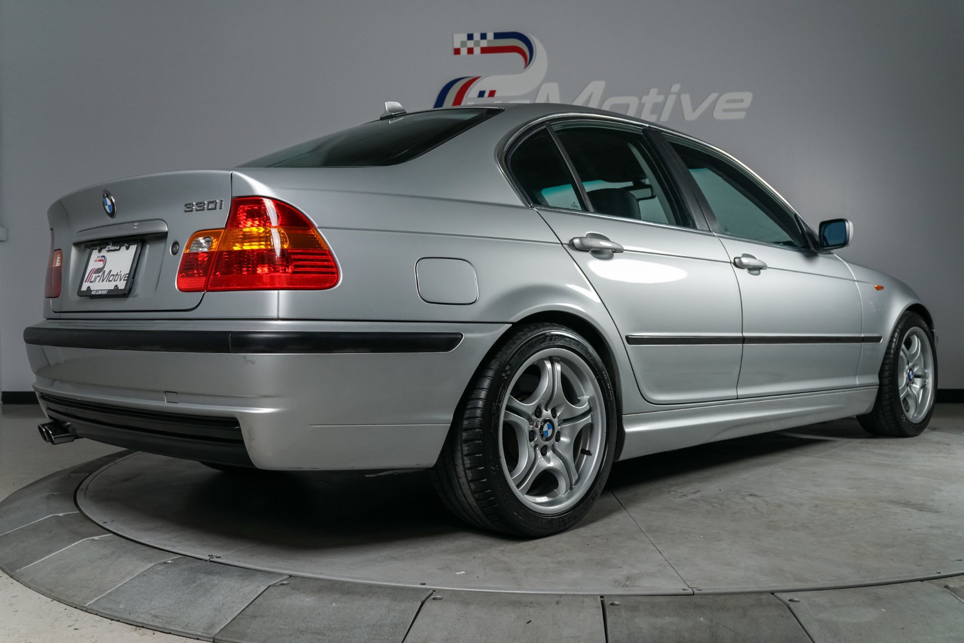 Used 2004 BMW 330i Sedan RWD image 9