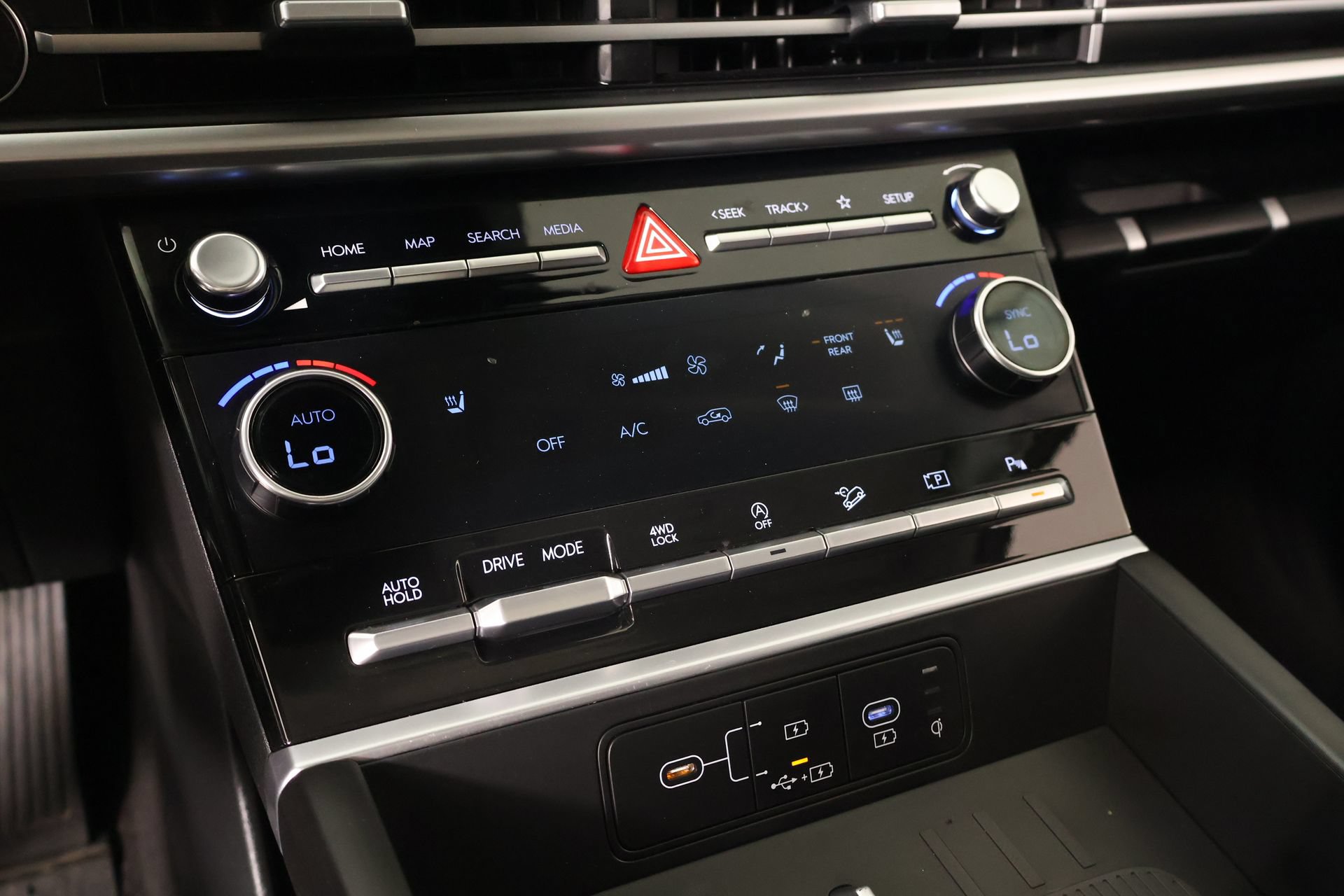 Certified 2024 Hyundai Santa Fe XRT AWD/4WD image 8