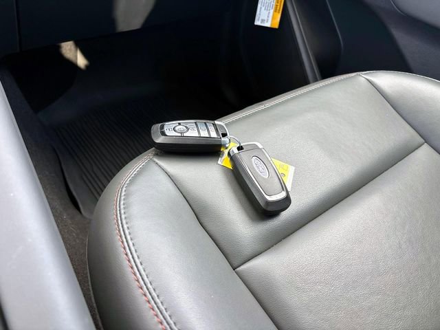 Used 2025 Ford Explorer Active w/ Active Comfort Package image 28