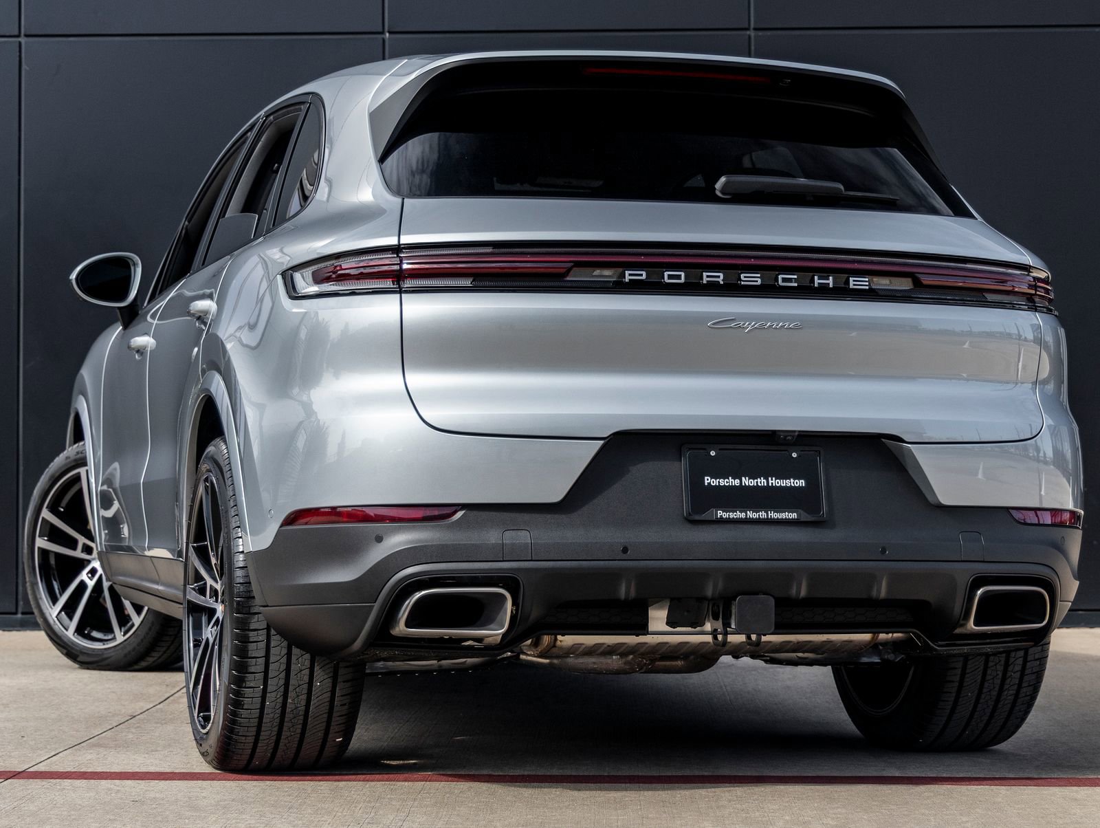 Certified 2026 Porsche Cayenne AWD/4WD image 3