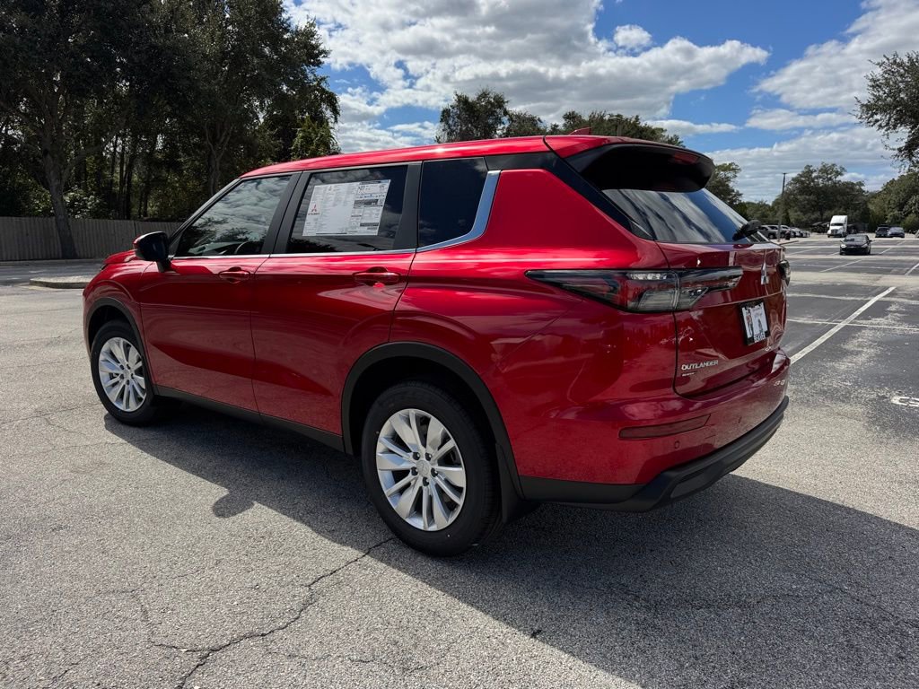 New 2025 Mitsubishi Outlander ES image 5