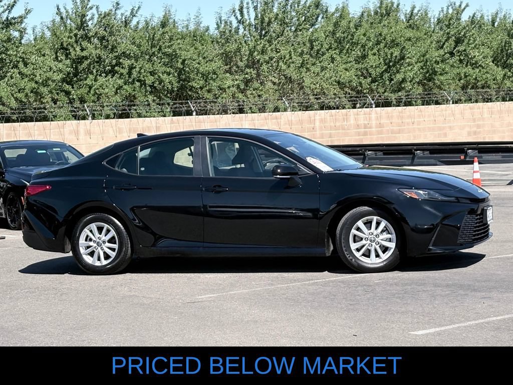 Used 2025 Toyota Camry LE FWD image 4
