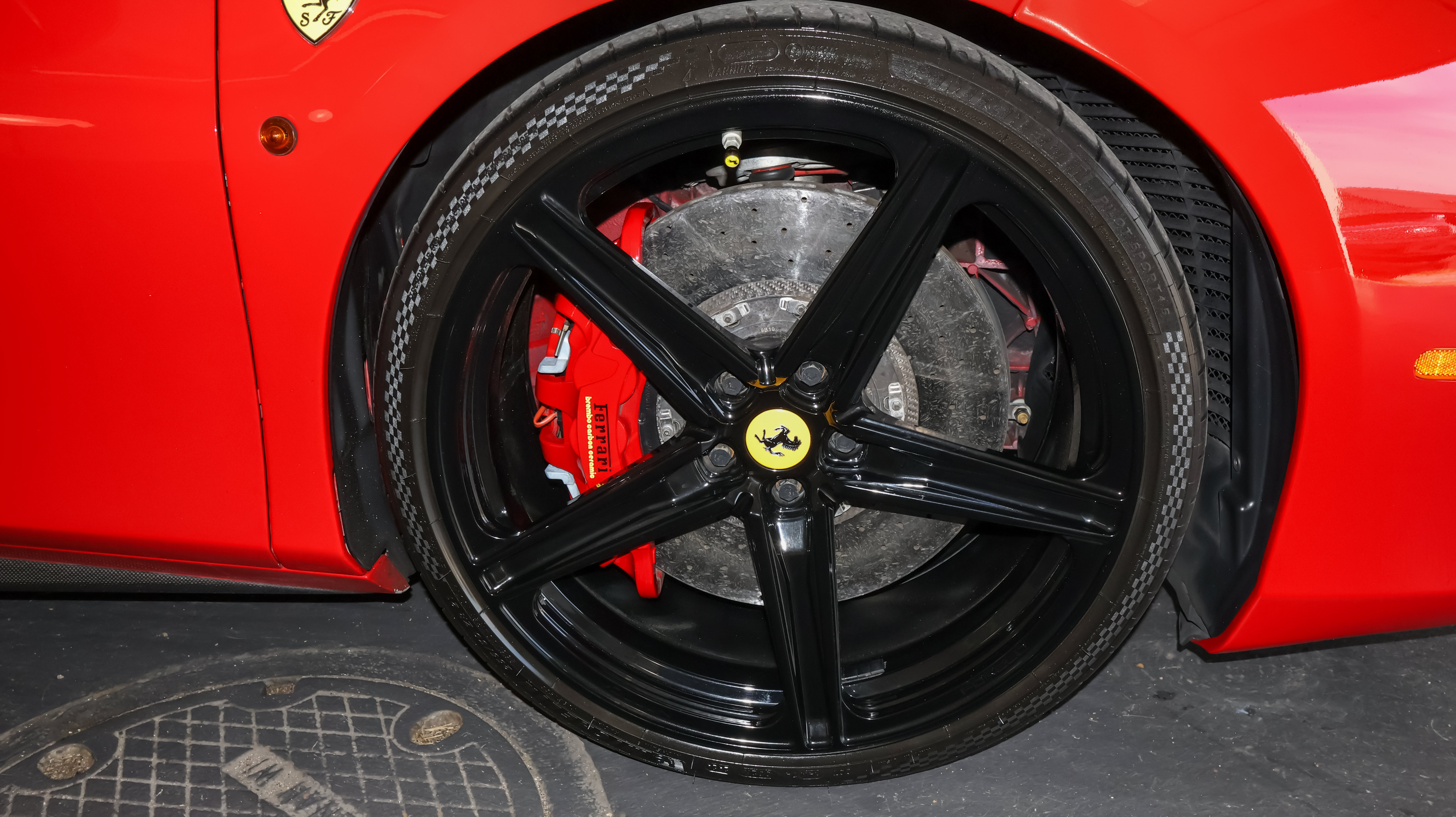 Used 2019 Ferrari 488 Spider RWD image 39