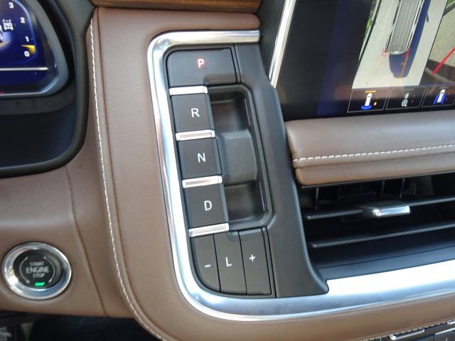 Used 2023 Chevrolet Tahoe High Country AWD/4WD image 23