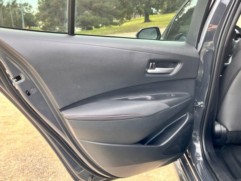 Used 2025 Toyota Corolla SE image 25