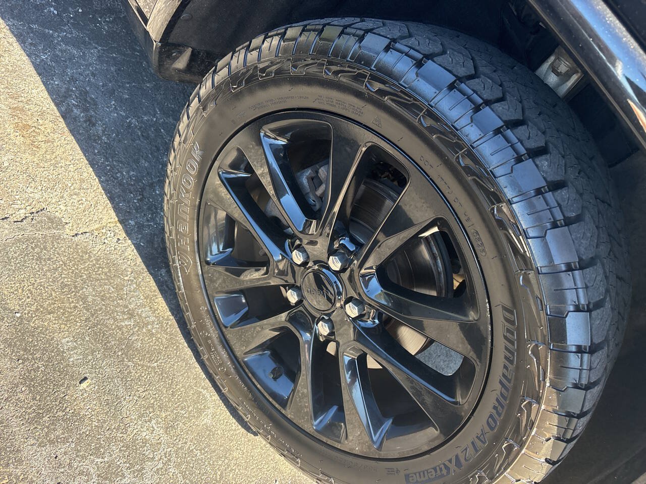 Used 2017 Jeep Grand Cherokee Altitude AWD/4WD image 10