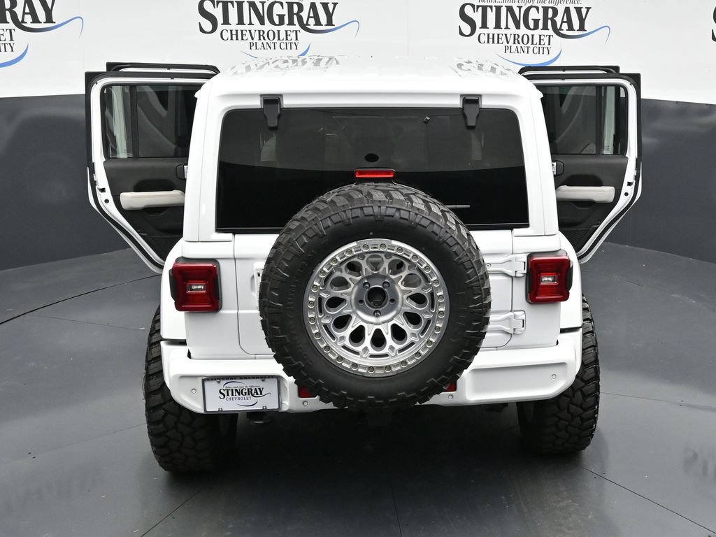 Used 2022 Jeep Wrangler Unlimited Sahara AWD/4WD image 35