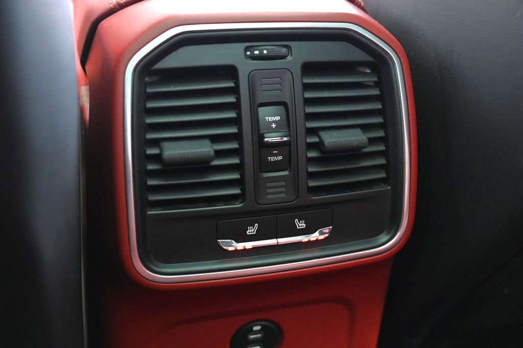 Certified 2021 Porsche Macan Turbo image 26