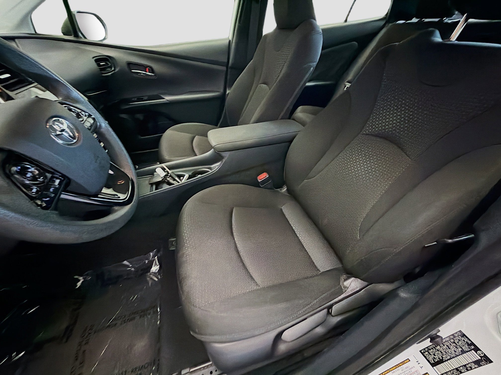 Used 2022 Toyota Prius LE FWD image 11