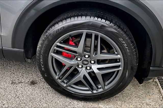 Used 2025 Ford Explorer ST-Line w/ Premium Package image 8