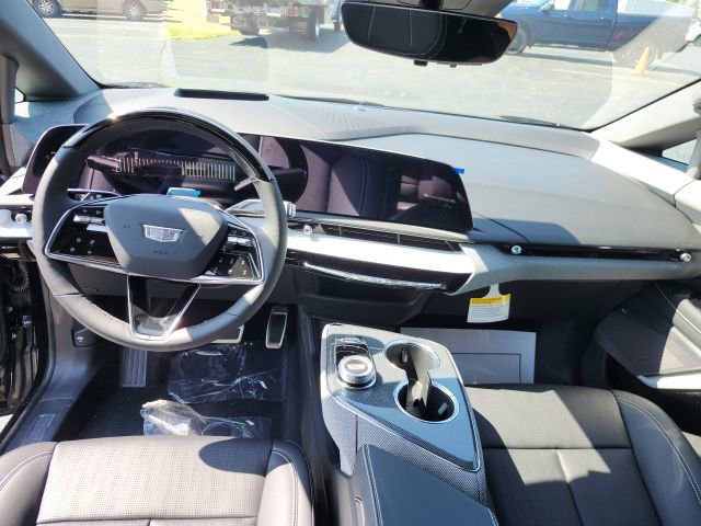 New 2025 Cadillac Optiq Luxury 2 image 12
