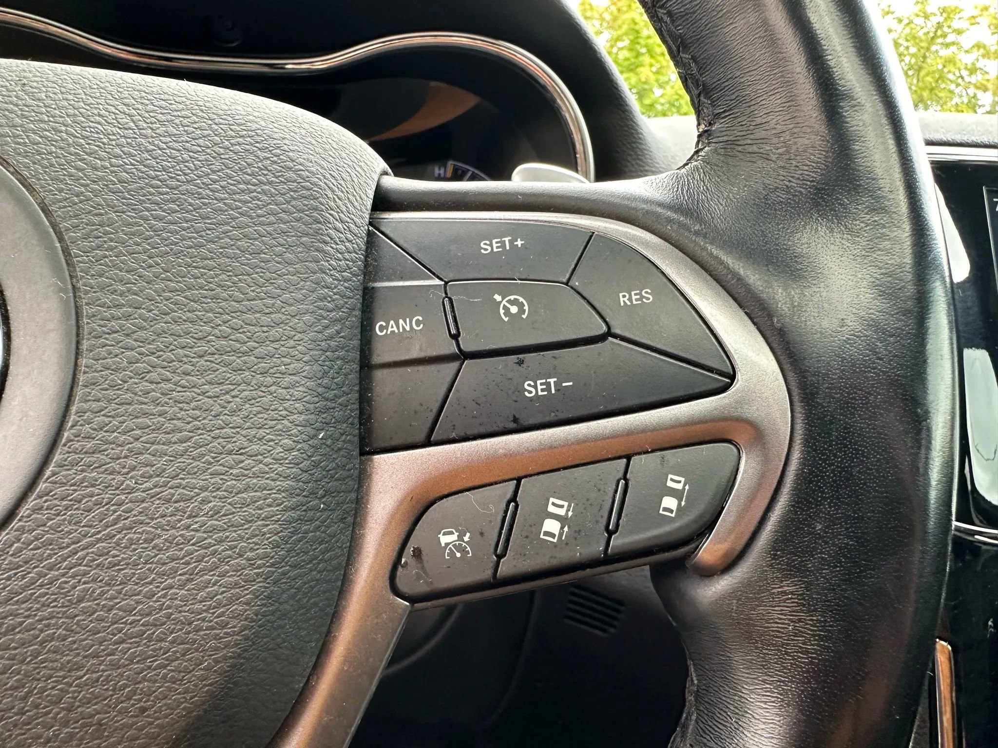 Used 2020 Jeep Grand Cherokee Limited X image 18