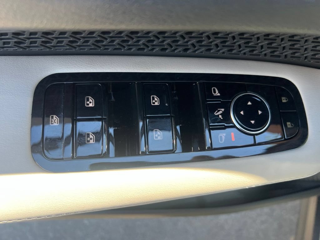 Used 2024 Nissan Ariya AWD image 52