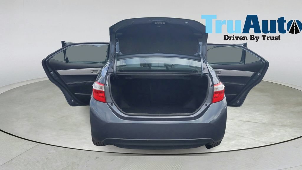Used 2015 Toyota Corolla LE FWD image 12