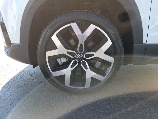 Used 2022 Volkswagen Taos SEL w/ Panoramic Sunroof Package image 26