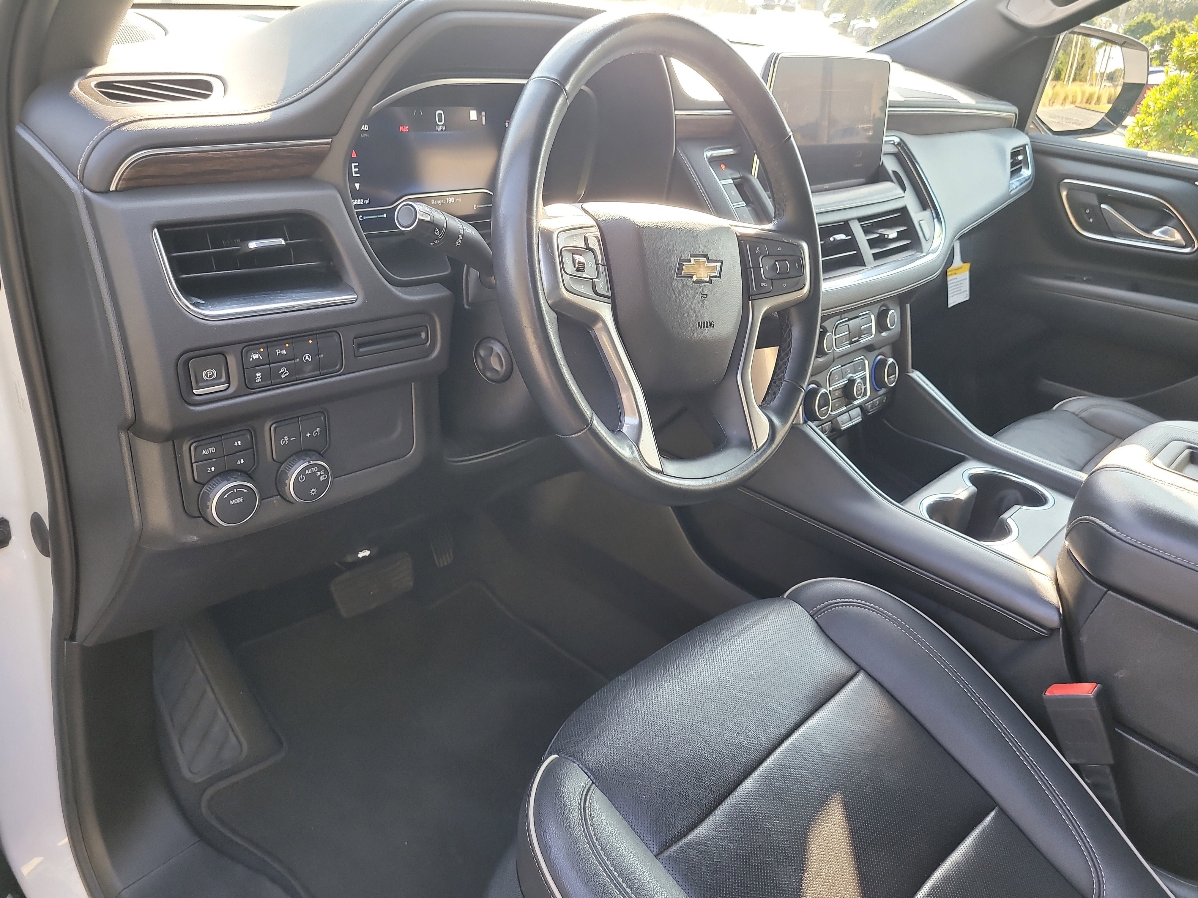 Used 2023 Chevrolet Suburban Premier image 22