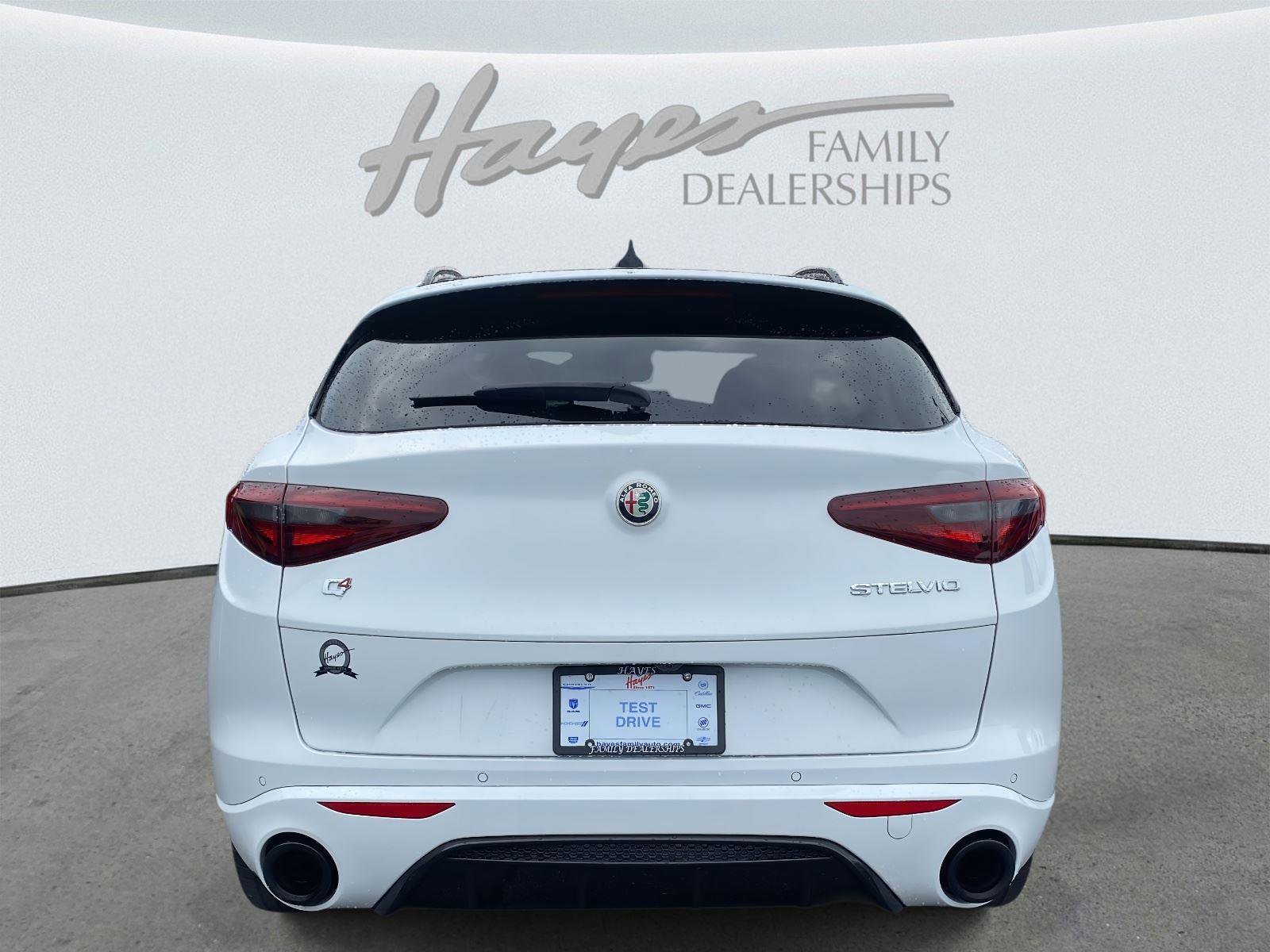 Used 2022 Alfa Romeo Stelvio Veloce image 42