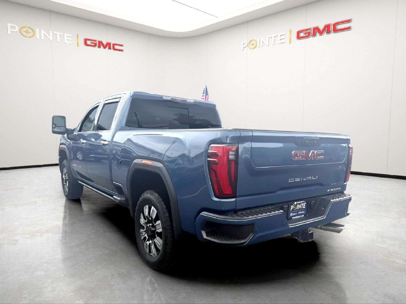 Used 2024 GMC Sierra 2500 Denali w/ Denali Reserve Package AWD/4WD image 7