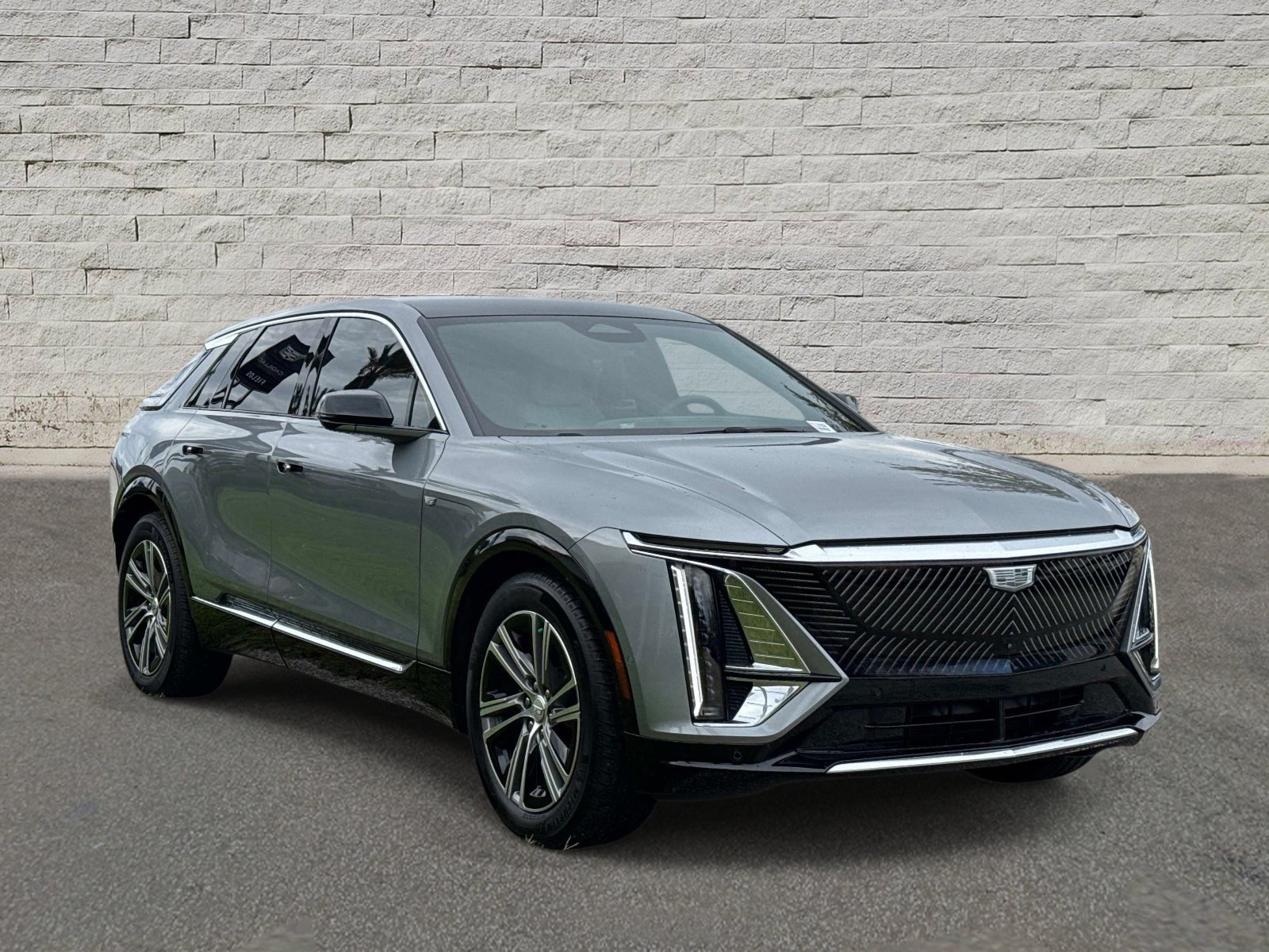 Certified 2024 Cadillac Lyriq Luxury AWD/4WD image 6