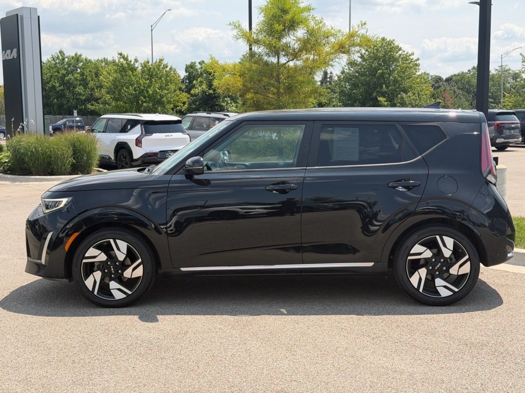 Used 2023 Kia Soul GT-Line w/ GT-Line Technology Package FWD image 3
