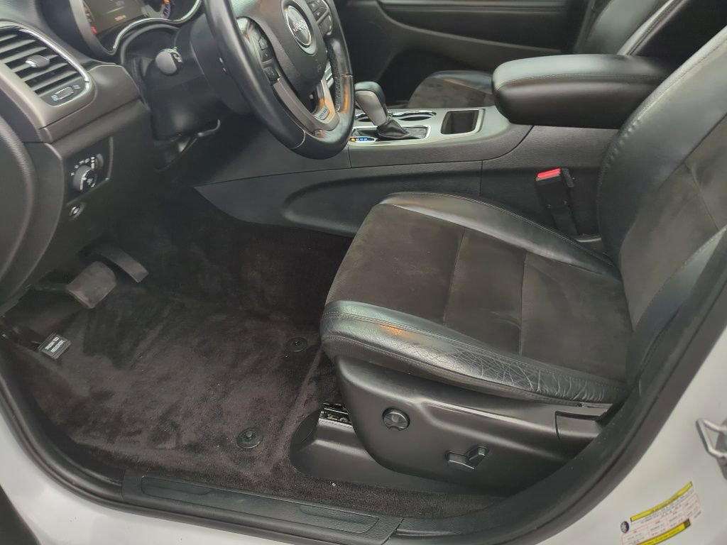 Used 2018 Jeep Grand Cherokee Altitude AWD/4WD image 33