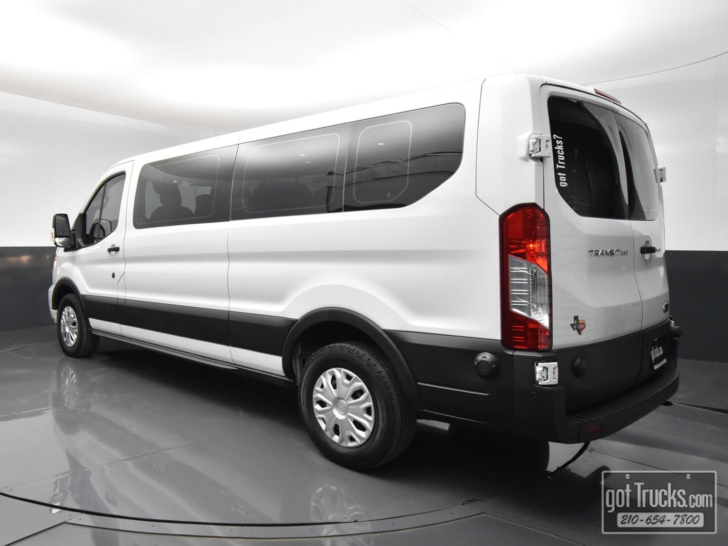 Used 2024 Ford Transit 350 XLT RWD image 5