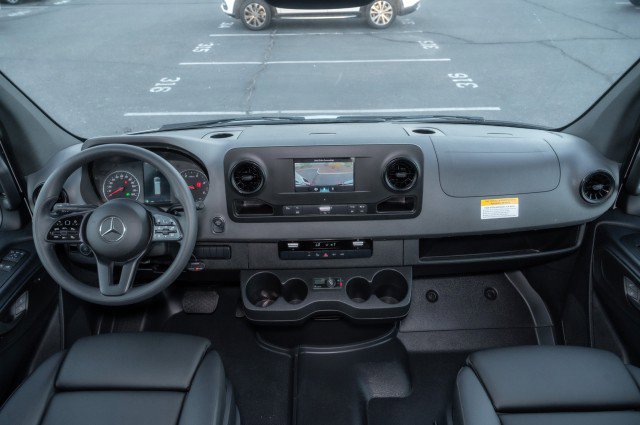 Used 2024 Mercedes-Benz Sprinter 2500 image 30
