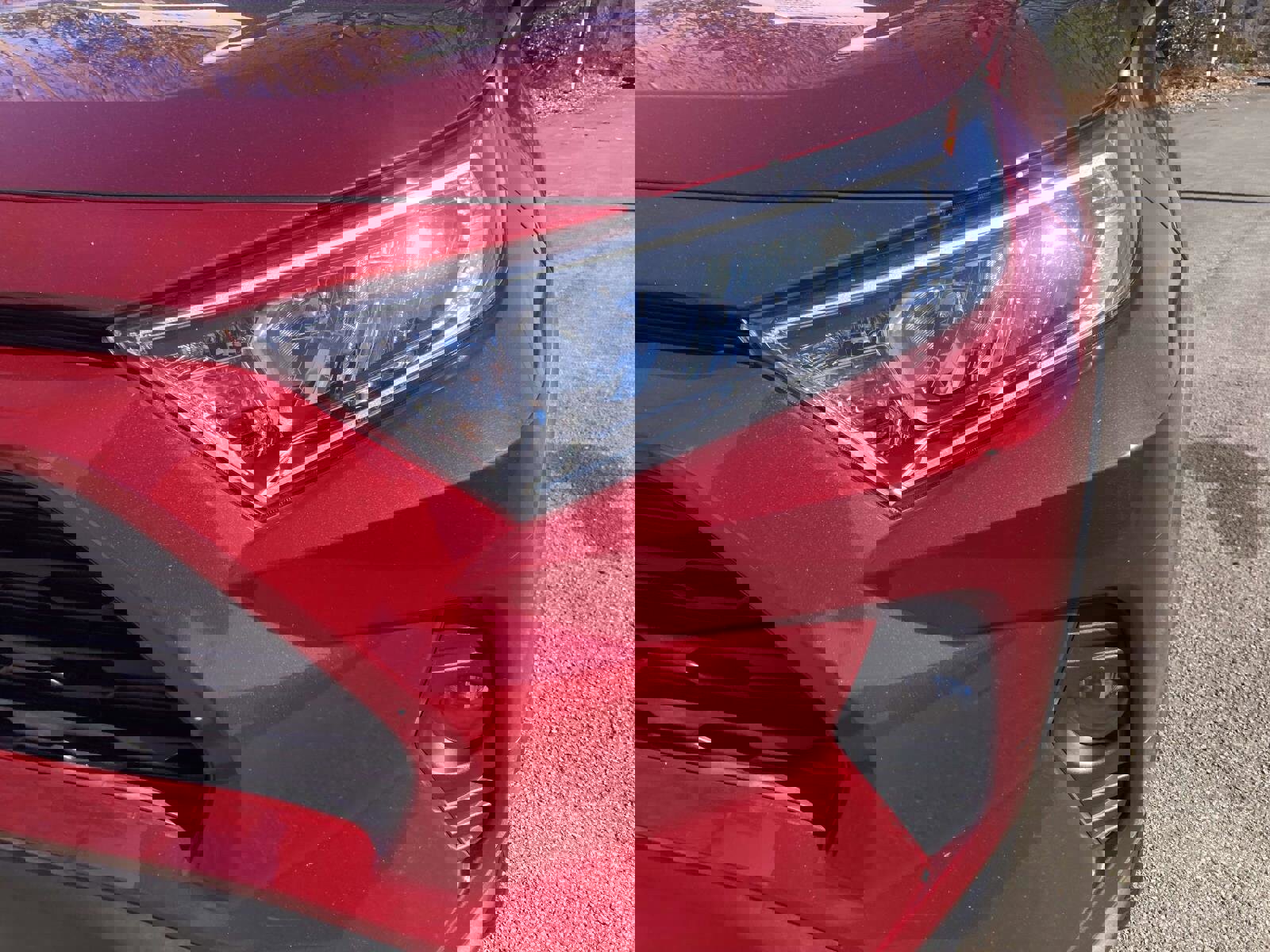 Used 2021 Toyota RAV4 XLE Premium image 11