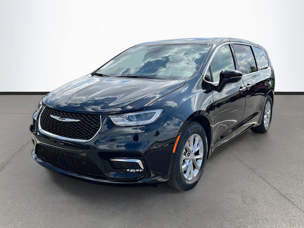 New 2026 Chrysler Pacifica Limited FWD image 3