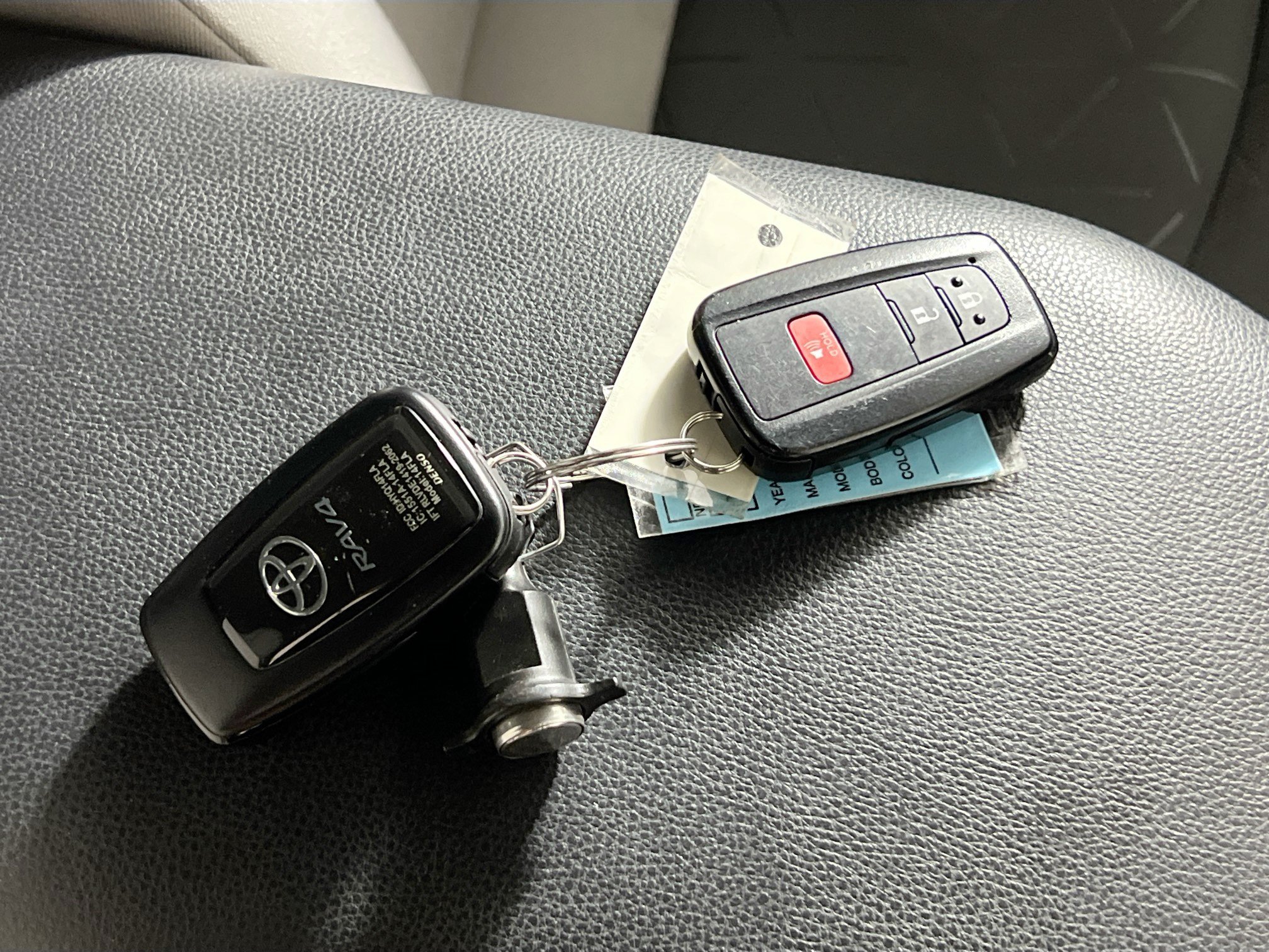 Used 2025 Toyota RAV4 XLE AWD/4WD image 36
