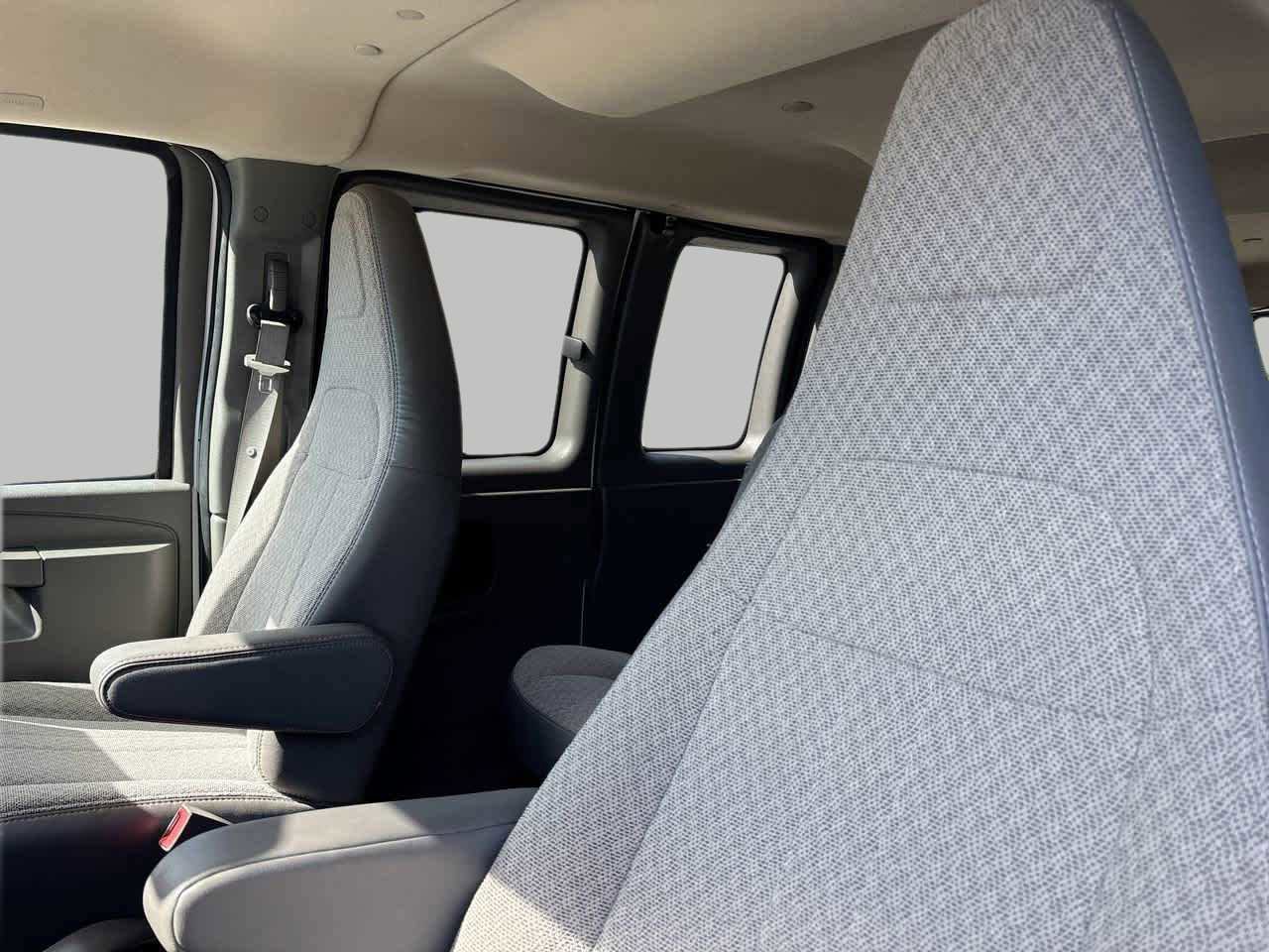Used 2025 Chevrolet Express 3500 LS image 18