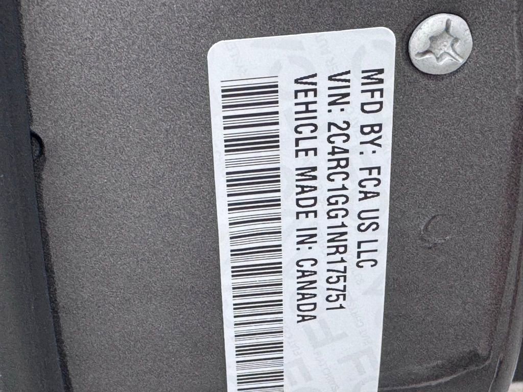 Used 2022 Chrysler Pacifica Limited FWD image 49