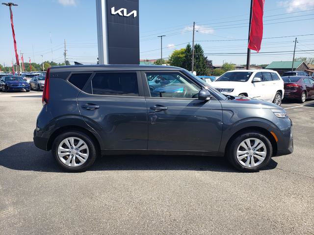 Certified 2022 Kia Soul LX FWD image 3
