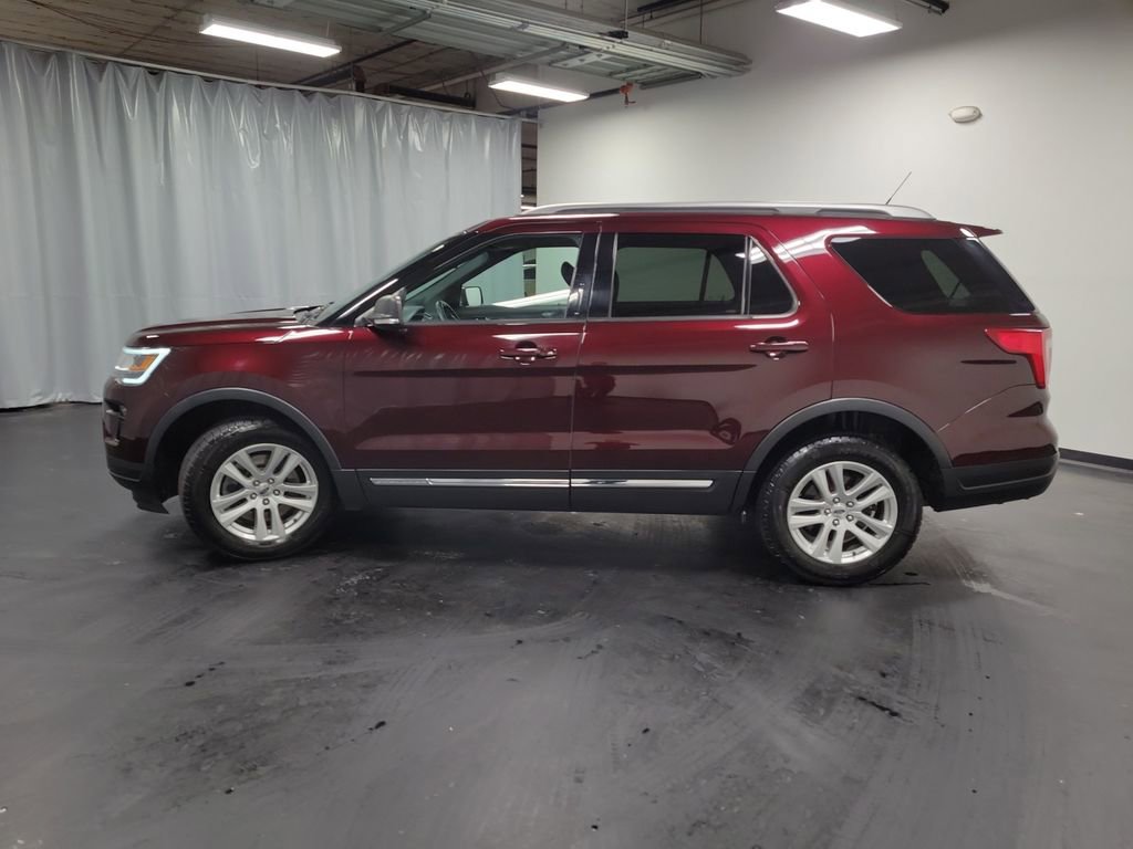 Used 2019 Ford Explorer XLT w/ Equipment Group 202A image 6