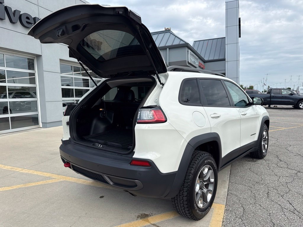 Used 2019 Jeep Cherokee Trailhawk w/ Cold Weather Group AWD/4WD image 15