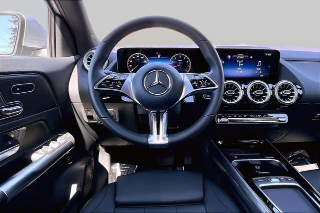 Used 2026 Mercedes-Benz GLA 250 4MATIC image 11